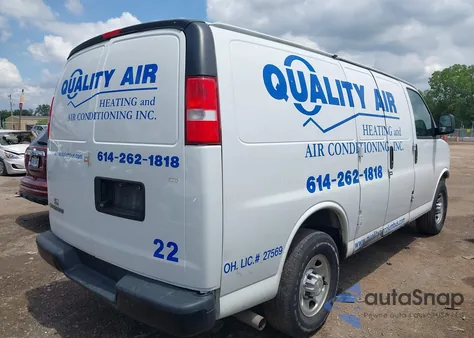 2018 Chevrolet Express 2500 Work Van z USA, uszkodzony, nr VIN 1GCWGAFP9J1337987